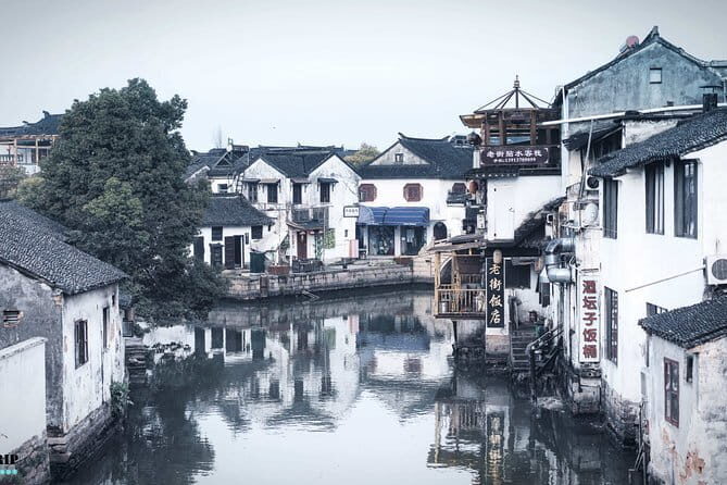 2.5-Hour Private Shanghai Bund Walking Tour including Local Dumpling Tasting - Should you book this Bund tour with Shenjianbao tasting?