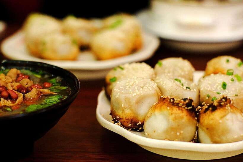 3-Hour Shanghai Street Food Tasting & Old Town Private Tour - Downtown pickup and local transport that keeps things easy