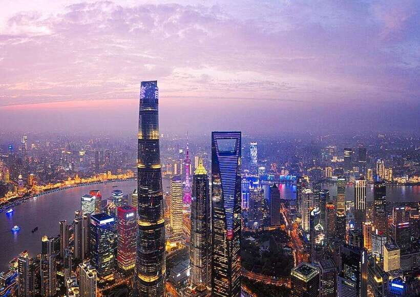 4-Hour Shanghai City Private Tour by German-Speaking Guide - Old Town Bazaar: Qing architecture, nine lucky bridge, and that tea-house vibe