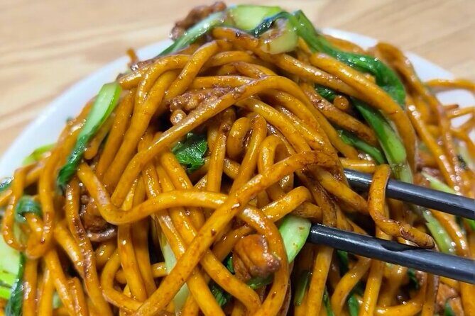 4-Hr Shanghai Layover Tour: Maglev, Wet Market, Food, Landmarks - Huangpu wet market and food stops: the part that feels most real