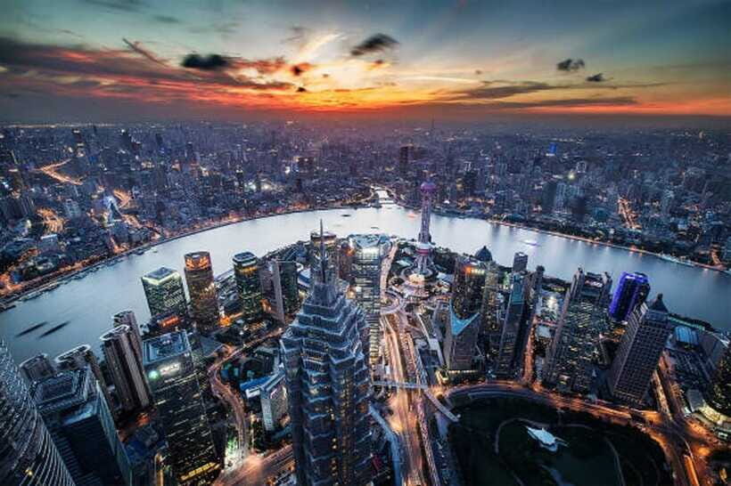 All Inclusive Shanghai City Tour by German-Speaking Guide - Pudong and Shanghai Tower: Skybridge Walks and the Fastest Elevator Up