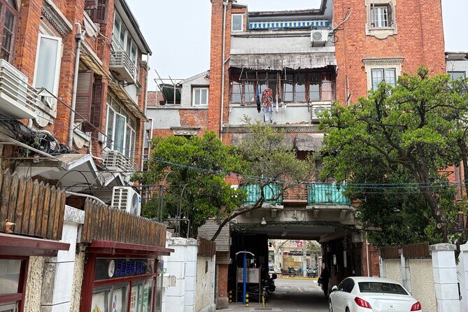 Charming Shanghai French Concession Mini-group Walking Tour - Where the French Concession Feel Starts: Fuxing Park’s Paris-Sized Moment