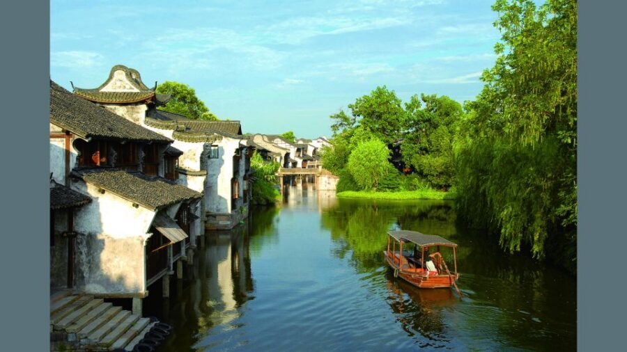 Delve into Wuzhen Water Town: Private Tour from Shanghai - Price and value: why $264 per person can make sense