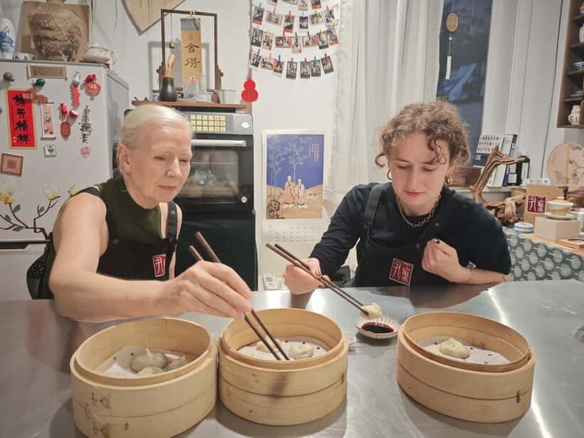 Make Soup Dumpling: Vegan or Pork in Shanghai Shikumen - Vegan or Pork: Two Choices, Two Methods