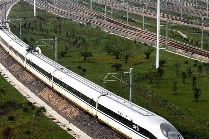 Private Arrival Transfer from Hongqiao Railway Station to Shanghai City - The Car Ride: Private Comfort and a Simple Communication Plan