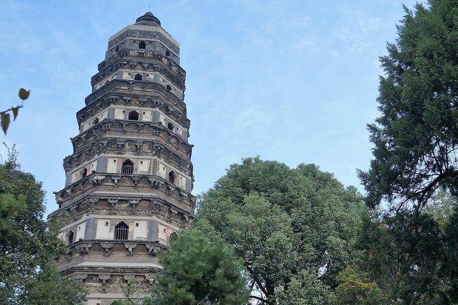 Private Day Tour to Suzhou and Water Town Zhouzhuang from Shanghai - Stop 1 in Suzhou: Master-of-Nets Garden and the art of doing more with less