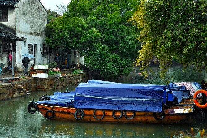 Private Day Tour to Suzhou and Water Town Zhouzhuang from Shanghai - Guide impact: Zhu and Quin Quin made the day feel effortless