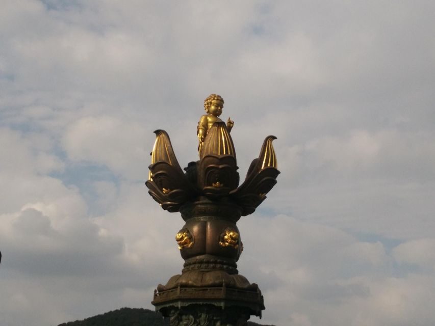 Private Day Tour to Wuxi Lingshan Grand Buddha and Tai Lake - Lingshan Grand Buddha: seeing an 88-meter statue with context