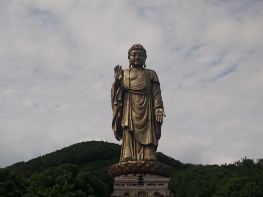 Private Day Tour to Wuxi Lingshan Grand Buddha and Tai Lake - Brahma Palace shows: Nine Dragons and Ode to Auspice