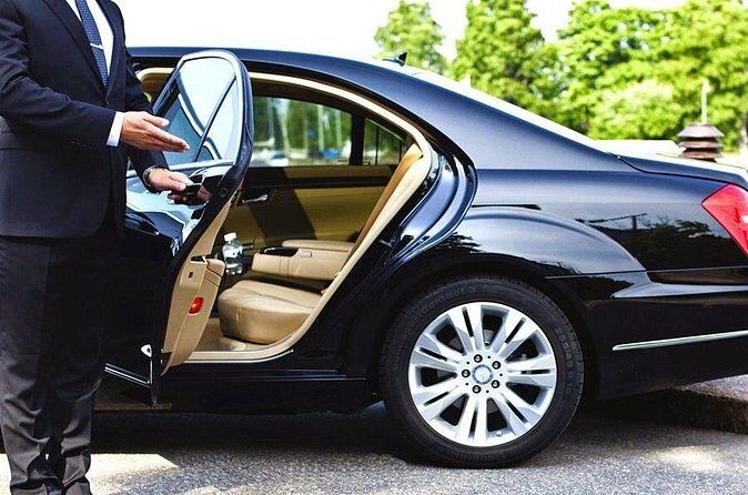 Private Departure Transfer to Pudong Airport from Shanghai City - Communication with a driver who has basic English