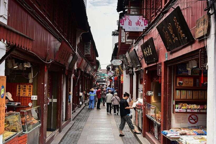 Private Half -Day Tour to Qibao Ancient Water Town - Riverside strolls and the bridge walk for the “Chinese Venice” view