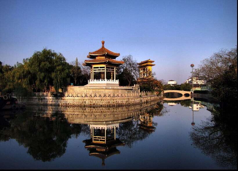 Private Half -Day Tour to Qibao Ancient Water Town - Private group energy: why four hours can feel like more