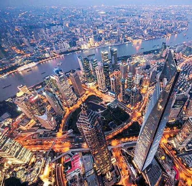 Private Shanghai Full Day City Tour with Old &New Highlights - Yu Garden and the Old Town: Gardens, Pavilions, and the Nine Zigzag Bridge