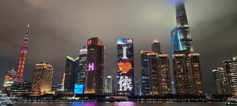Shanghai: After Dark Dinner and Huangpu River Night Cruise - The Role of Your Guide: Why Jenny, Jessi, and Hippo Matter