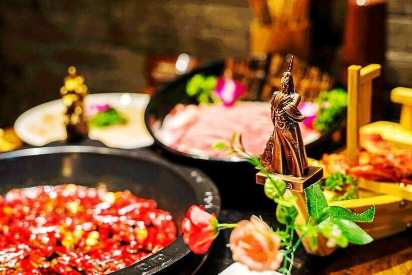 Shanghai By Night: Amazing River Cruise and Hot Pot Dinning - The Huangpu River Cruise at Night: Your Skyline Viewing Window