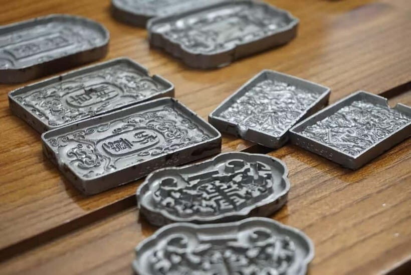 Shanghai: Hands-on Incense Tablet Making Class - Instructor Languages and Private-Group Benefit