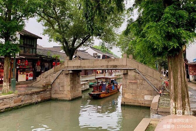 Shanghai Highlights and Zhujiajiao Water Town Private Day Tour - Yu Garden (Yuyuan): A 400-Year-Old Pause Inside the City