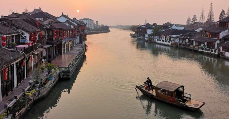Shanghai Highlights and Zhujiajiao Water Town Private Tour - The Bund and Huangpu River: Getting Your Bearings Fast
