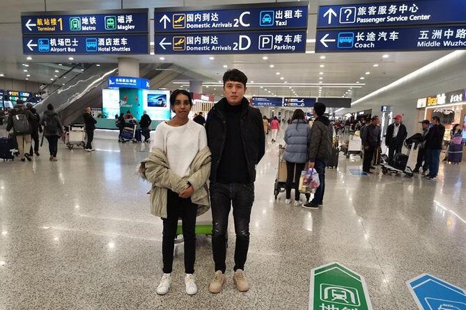 Shanghai Hongqiao Airport To Shanghai Hotel:Private transfer with Meet service - Meet service at Hongqiao: finding your driver without panic
