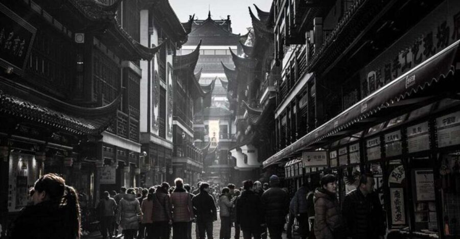 Shanghai : Old Town Private Walking Tour - Yuyuan Garden: traditional design you can actually read on foot