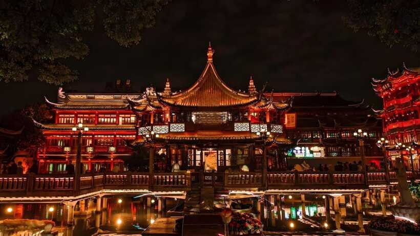 Shanghai: Yu Garden Ticket+Lantern Festival Entry combo - The Lantern Festival Part: Horse-Themed Lights and the Connected Light Belt