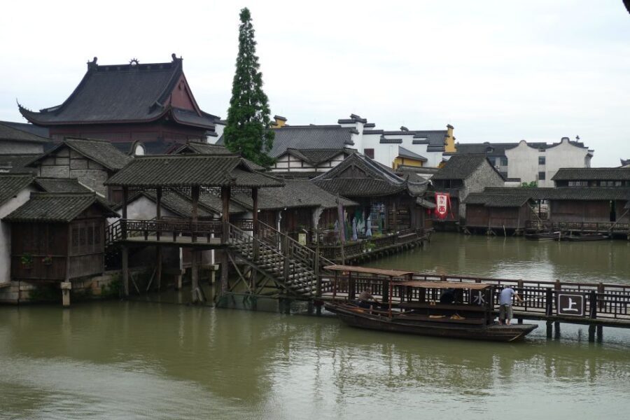Wuzhen Private Full-Day Tour from Shanghai - The 6 districts: how you avoid the I’m-lost feeling