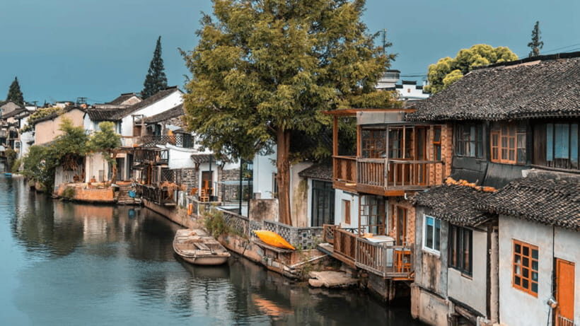 Zhujiajiao & Shanghai:Small Group Tour Water Town to Skyline - Yuyuan Garden stop: what you get in one guided hour