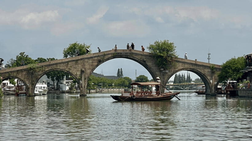 Zhujiajiao & Shanghai:Small Group Tour Water Town to Skyline - City God Temple of Shanghai: adding local flavor beyond landmark photos